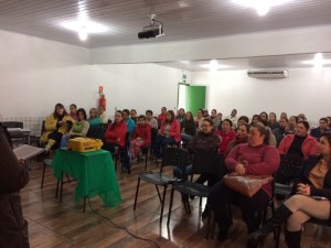 EMEF Tomé de Souza realiza reunião com comunidade