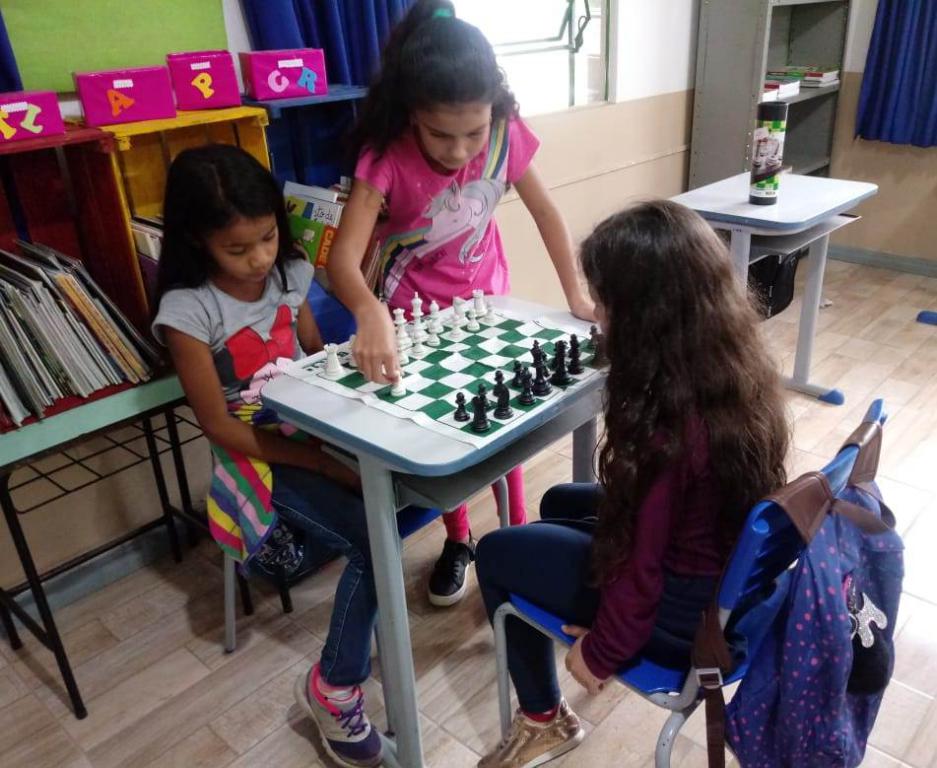 Projeto institui jogos de damas e xadrez nas escolas para o